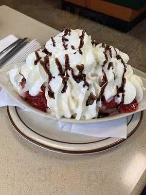 Leo's Coney Island