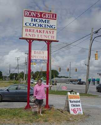 Ron's Restaurant, Monroe