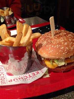 Red Robin America's Gourmet Burgers And Spirits