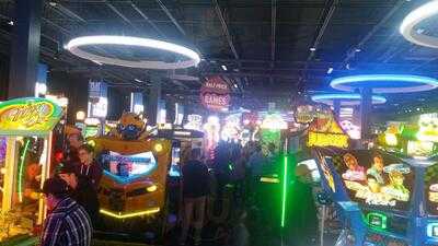 Dave & Buster's