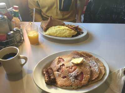 Frank's Suffolk Diner, Revere