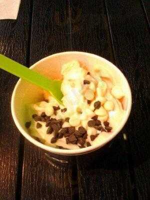 White Cap Frozen Yogurt, Burien