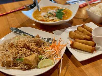 Dek Thai, Burien