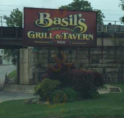 Basil's Lounge, Elyria