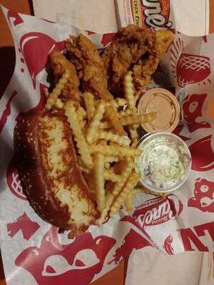 Raising Cane's Chicken Fingers, Maple Grove