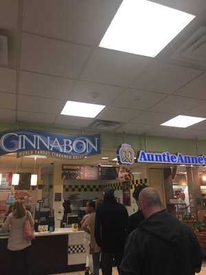 Cinnabon, Mount Laurel