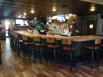 Hilltop Pub And Grill