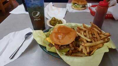 Salazar's Burgers Y Mas