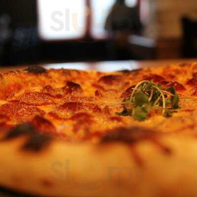 Basil Pizza & Wine Bar