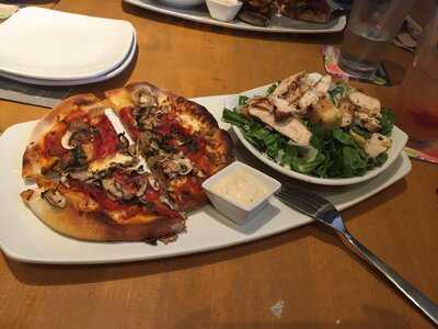 California Pizza Kitchen, Emeryville