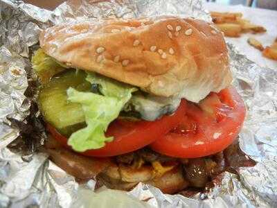 Five Guys, Saugus