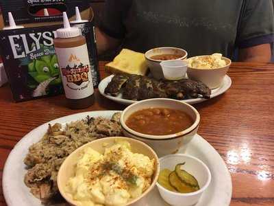 Boomer's Barbeque, Laramie