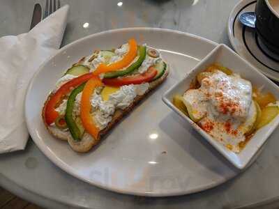 Tulipan Hungarian Pastry & Coffee Shop