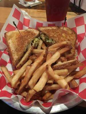 Coaches Neighborhood Grill, Mount Airy