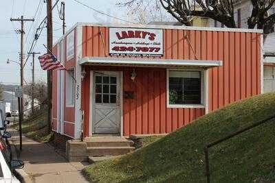 Larky's, Parkersburg