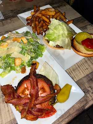 Zachary's Food and Spirits