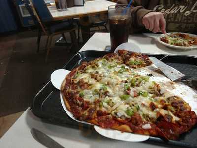 Red's Savoy Pizza, Roseville