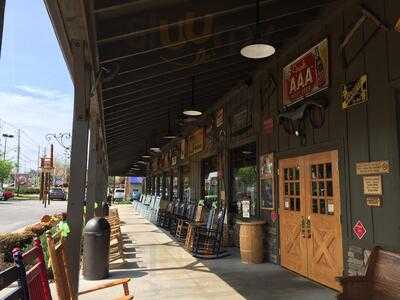 Cracker Barrel, Evans