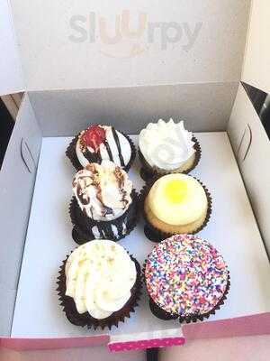 Smallcakes Cupcakery