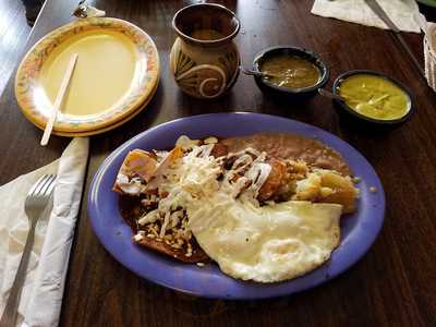 Los Chilaquiles, Cicero