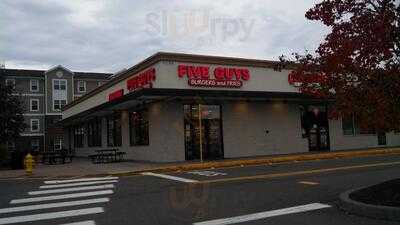 Five Guys, Vestal