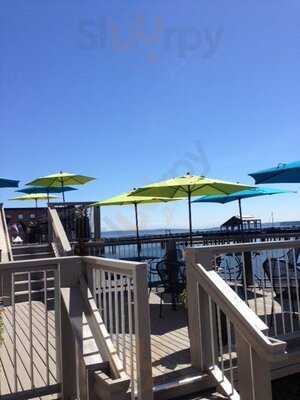 Quench Waterfront Kitchen & Bar