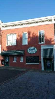 Davis Street Pier Seafood Hut, Culpeper