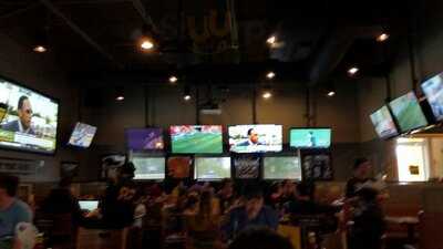 Buffalo Wild Wings Grill & Bar