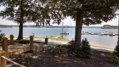 The Grill At Clemson Marina