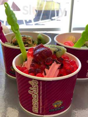 Menchie's Frozen Yogurt, San Fernando