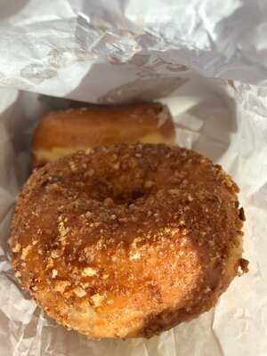 Blue Ribbon Donuts, Norco