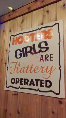 Hooters