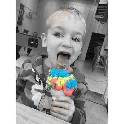 Ducky's Snowballs and Ice Cream