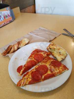 Round Table Pizza, Fair Oaks