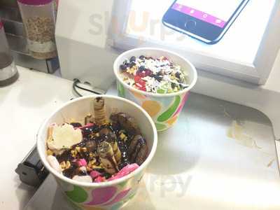 Yogurtland, La Verne