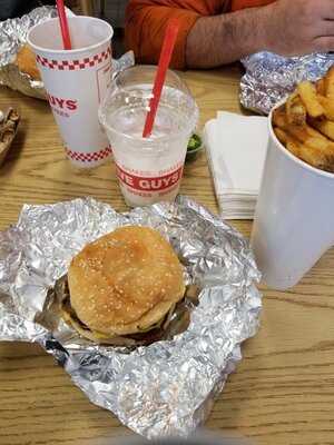 Five Guys, Colonial Heights