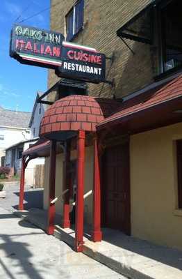 Oaks Inn