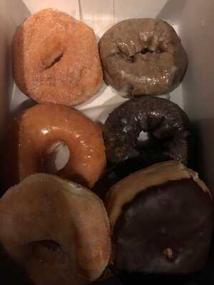 Daddy O’s Donuts, Calhoun