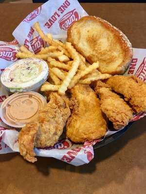 Raising Cane's Chicken Fingers, Arnold