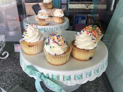 3 Little Cupcakes Cafe, Lomita