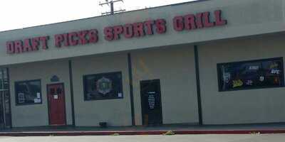 Draft Picks Sports Grill, La Mirada