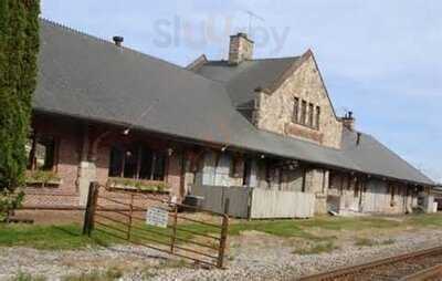 Maxim's At Oconomowoc Depot, Oconomowoc