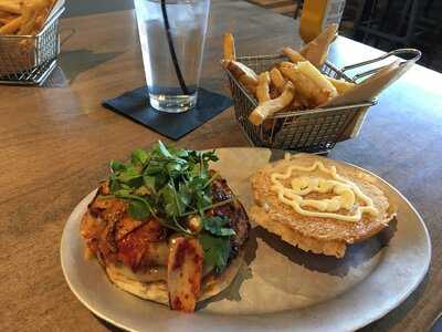 Central Standard -craft Burgers & Beer -bettendorf