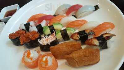 Susu Sushi, Stoughton