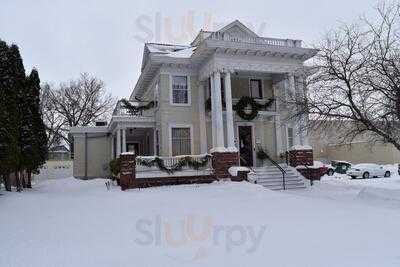 Decker House Bed and Breakfast, Mason City