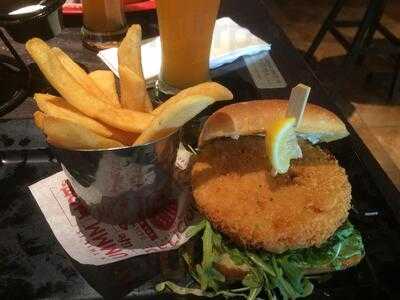 Red Robin Gourmet Burgers, Burlington