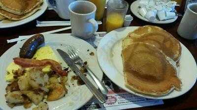 Cross Mill Diner, Lakewood