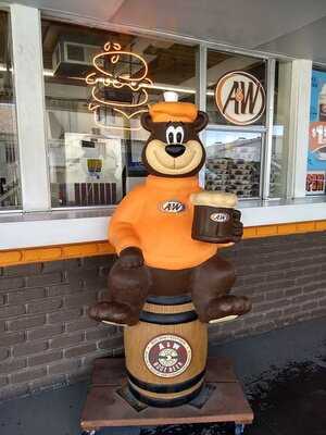 A&W Restaurant, Hollister