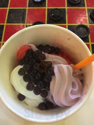 Orange Leaf Frozen Yogurt, Madison