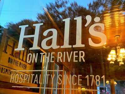 Hall's On The River Restaurant